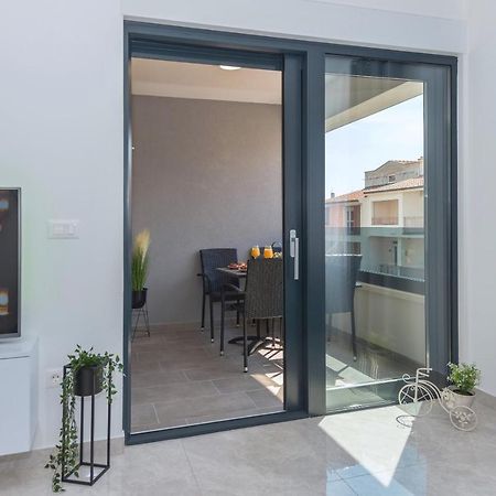 Apartment Ema Макарска Экстерьер фото