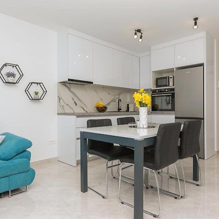 Apartment Ema Макарска Экстерьер фото