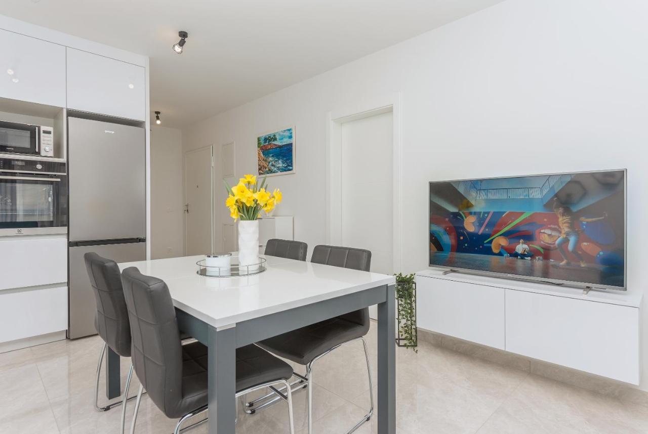Apartment Ema Макарска Экстерьер фото