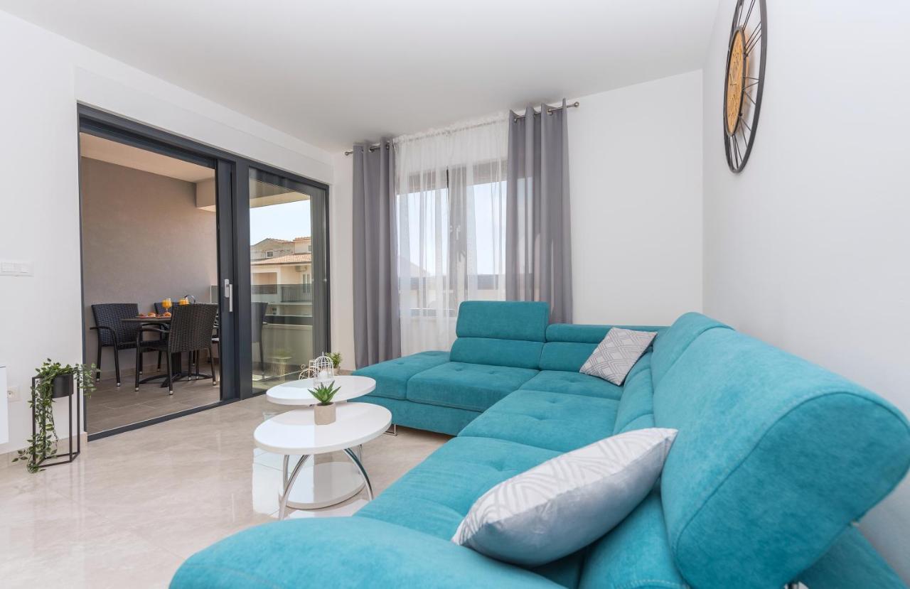 Apartment Ema Макарска Экстерьер фото