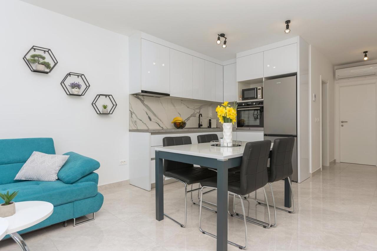 Apartment Ema Макарска Экстерьер фото