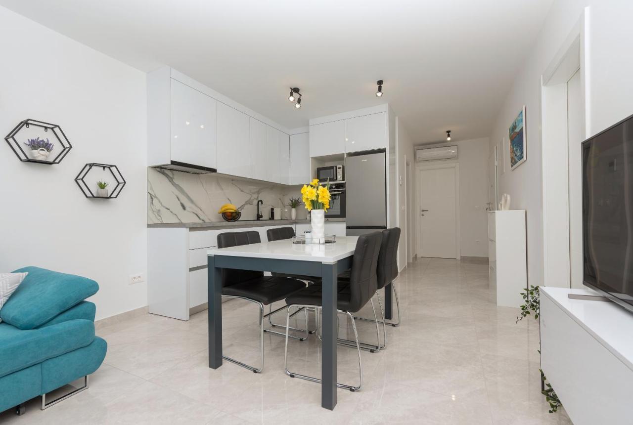 Apartment Ema Макарска Экстерьер фото