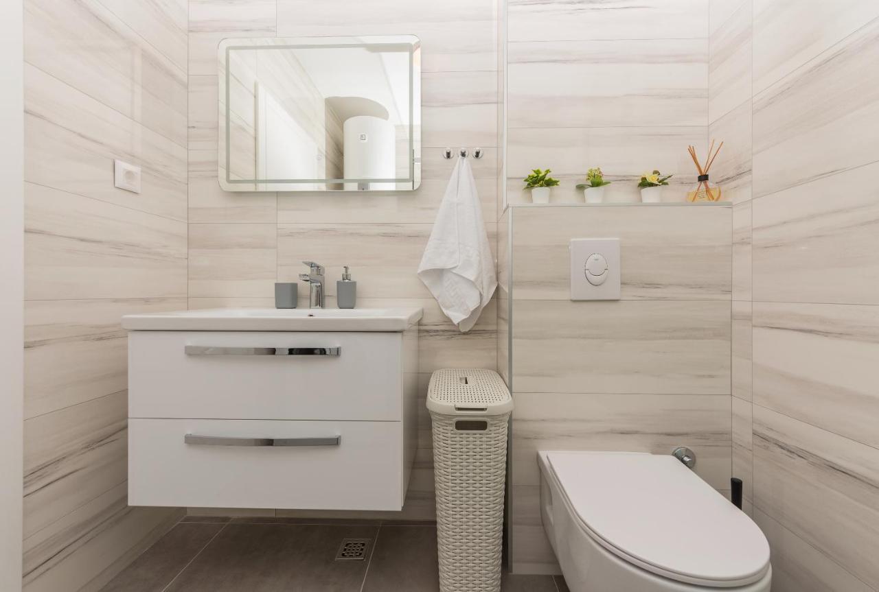 Apartment Ema Макарска Экстерьер фото