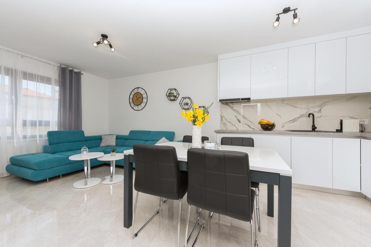 Apartment Ema Макарска Экстерьер фото