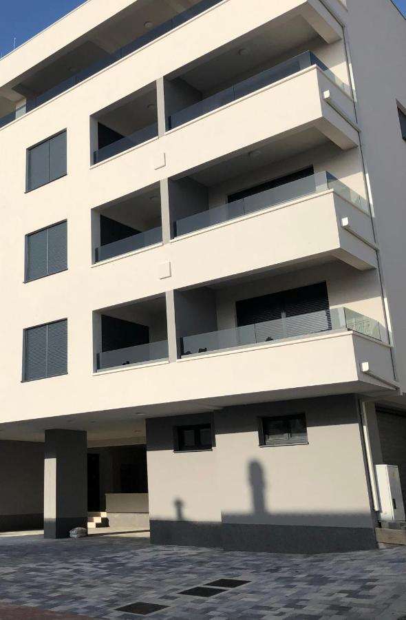 Apartment Ema Макарска Экстерьер фото